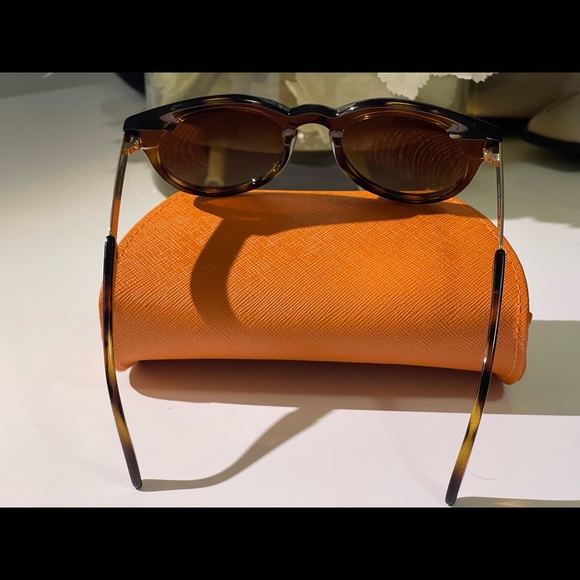Tory Burch sunglasses - Picture 10 of 11